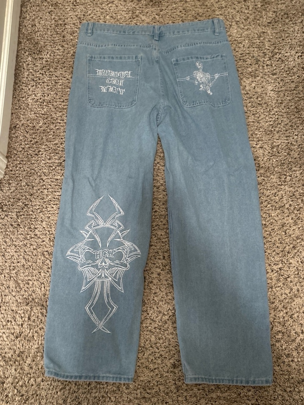 SHEIN Light Blue Relaxed Graphic Embroidered Jeans